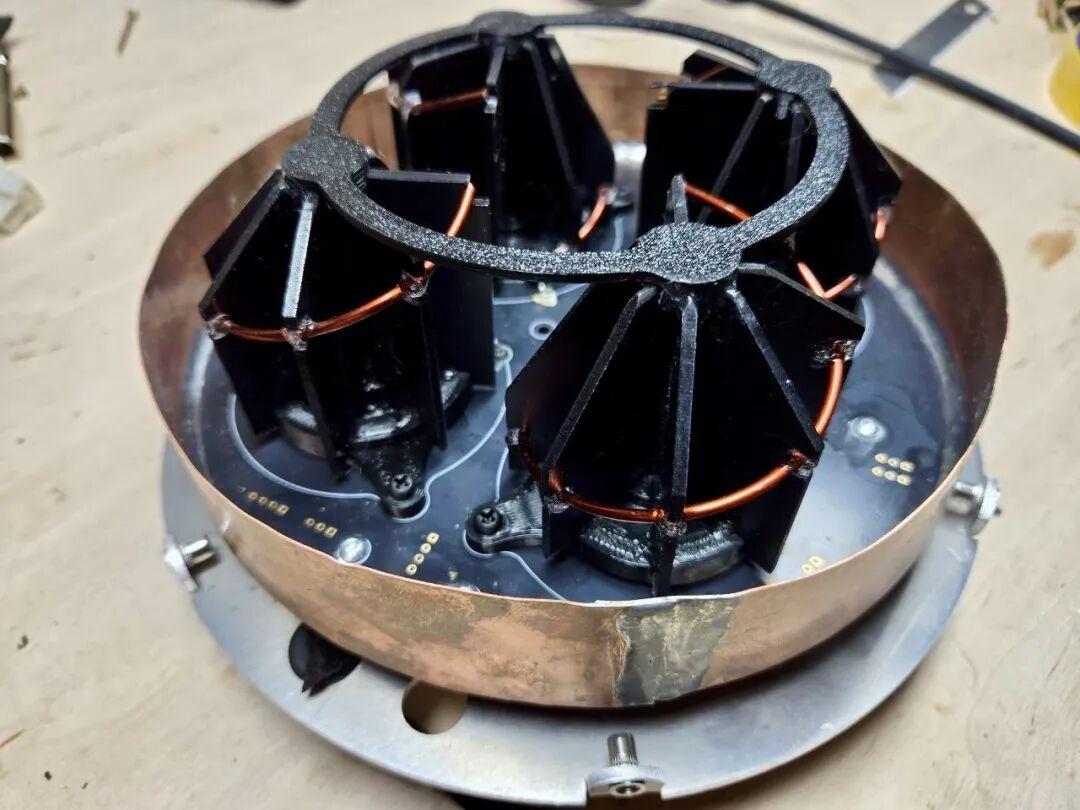 Vampire drone CRPA antenna 10
