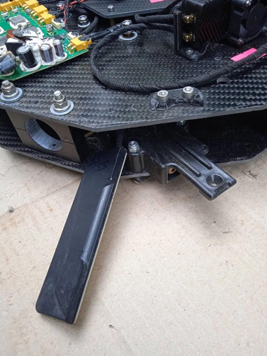 Vampire drone CRPA antenna 6