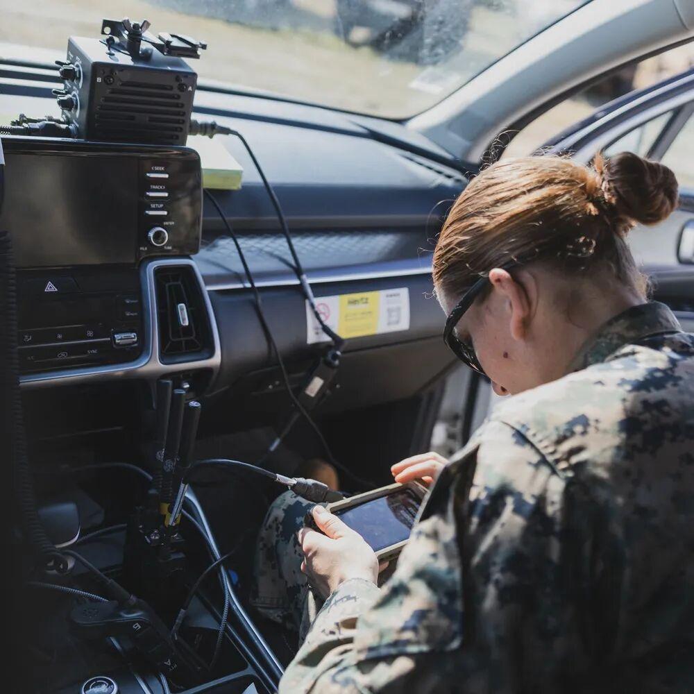 US Marine Corps MPU5 MANET mesh network radio enabling resilient drone swarm communications